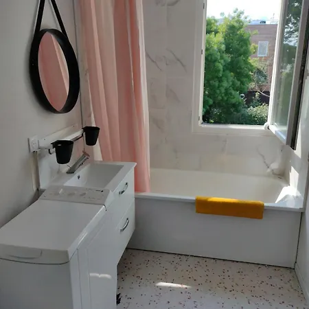 Le Doux Viking, Balcon & Parking Prive Proche Zenith アパート