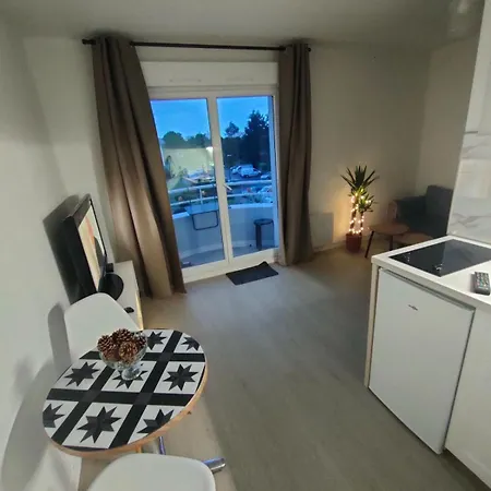 Апартаменти Le Doux Viking, Balcon & Parking Prive Proche Zenith