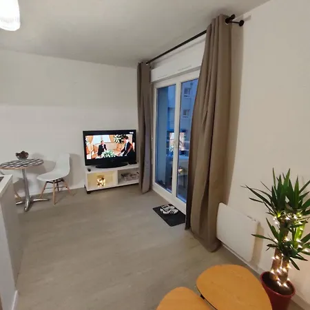 Le Doux Viking, Balcon & Parking Prive Proche Zenith カーン