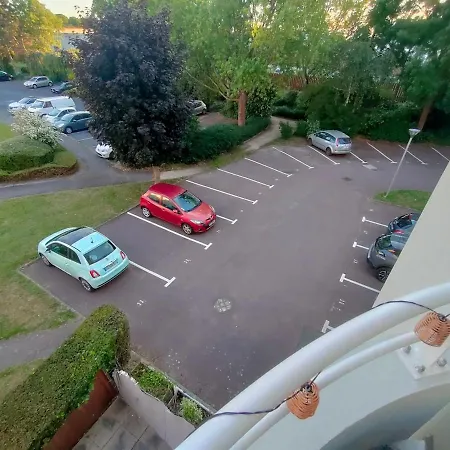 Le Doux Viking, Balcon & Parking Prive Proche Zenith アパート カーン